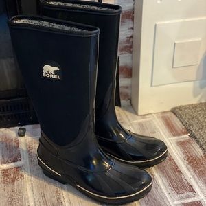 Sorel rain boots Sorelington in black.
